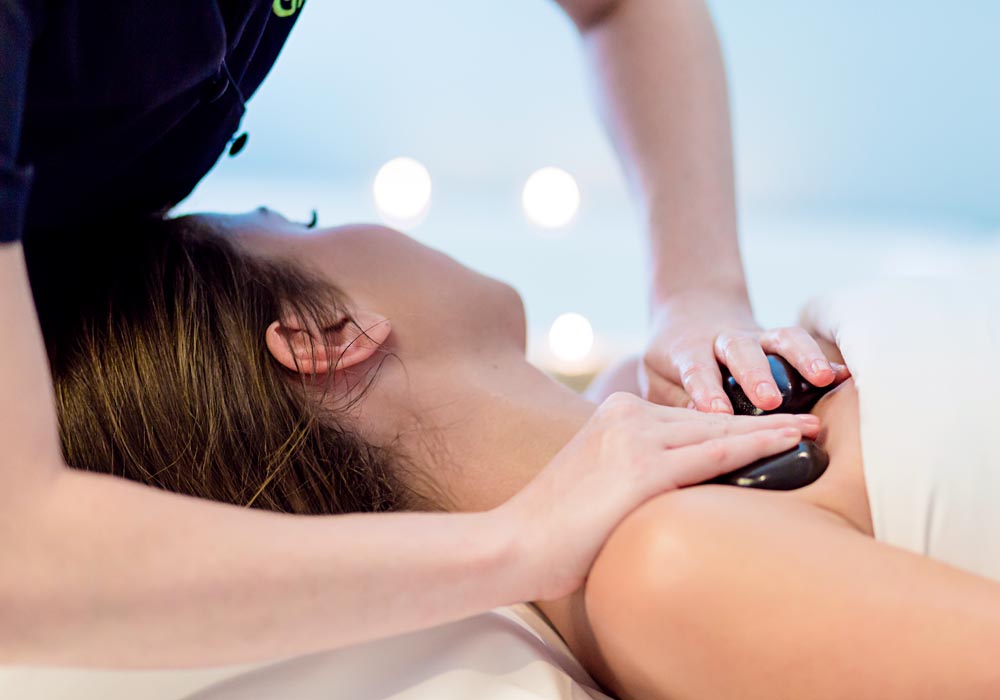 Houw Hoek spa hotel near Cape Town has a relaxation spa with hot stone massages